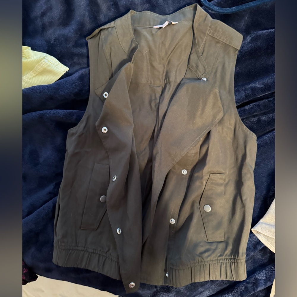 Army green Utility Button-Front Vest